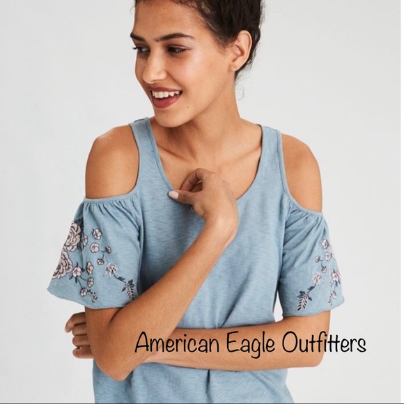 American Eagle Outfitters Tops - American Eagle Soft & Sexy Cold Shoulder Top